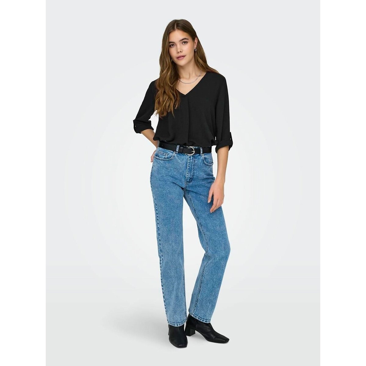 Blusa com mangas 3/4, decote em V preto , JDY