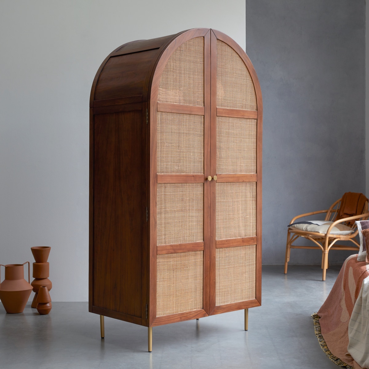 Armoire en Orme massif, LISBETH marron, TIKAMOON