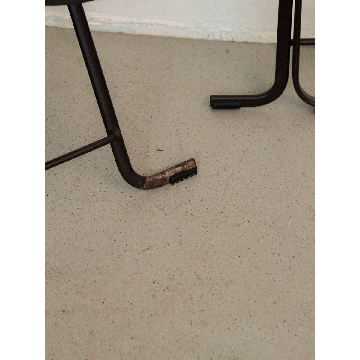 Lot de 2 chaises pliantes en métal Alma N°1298 - Bon état marron, DEBONGOUT