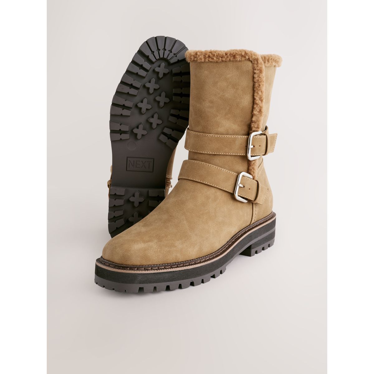Bottines fourrées à boucles forever comfort® marron fauve, NEXT
