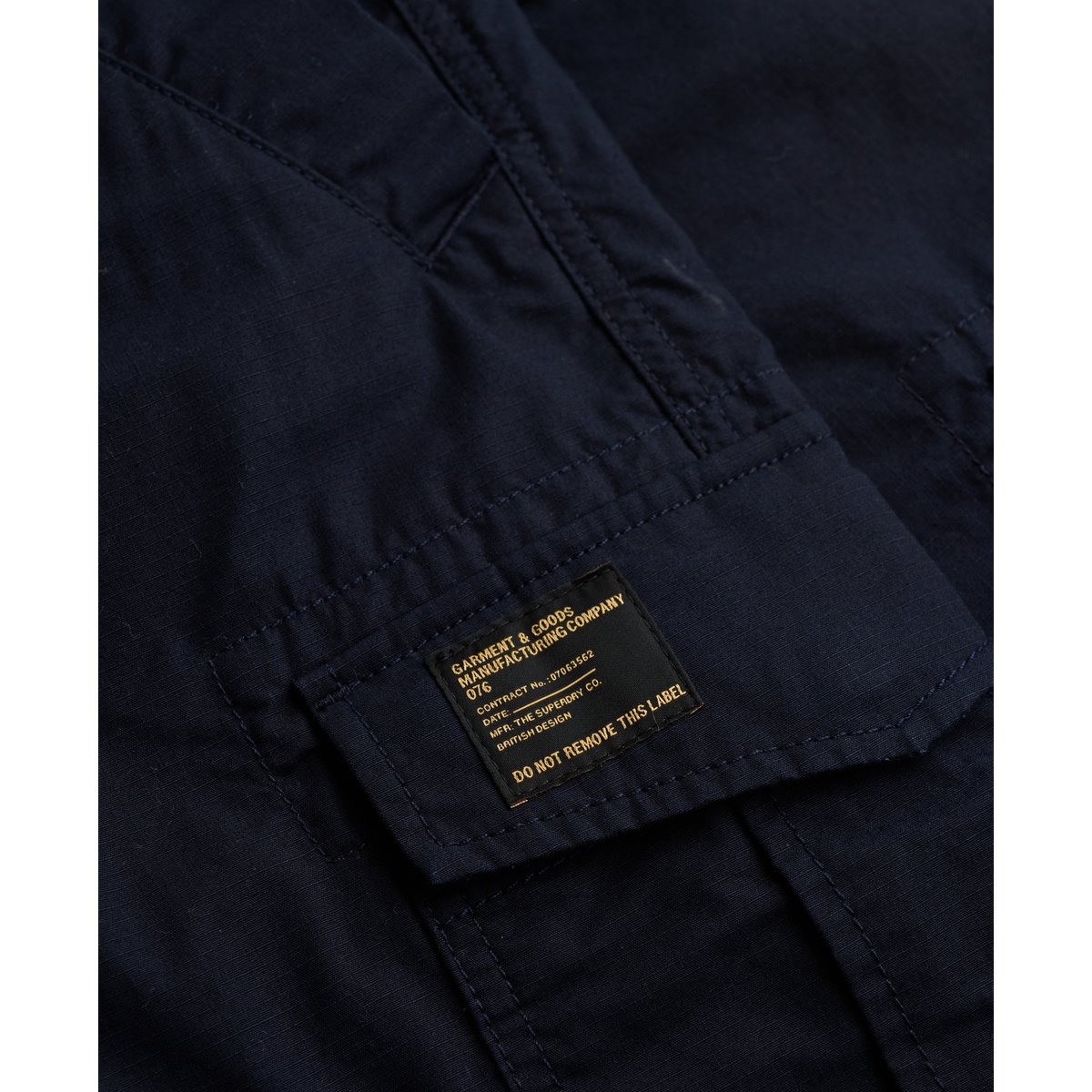 Short cargo Parachute bleu nuit foncé, SUPERDRY