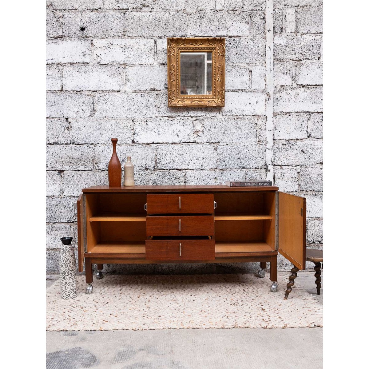 Enfilade sur roulettes Margaret N°721 - Bon état bois foncé, DEBONGOUT
