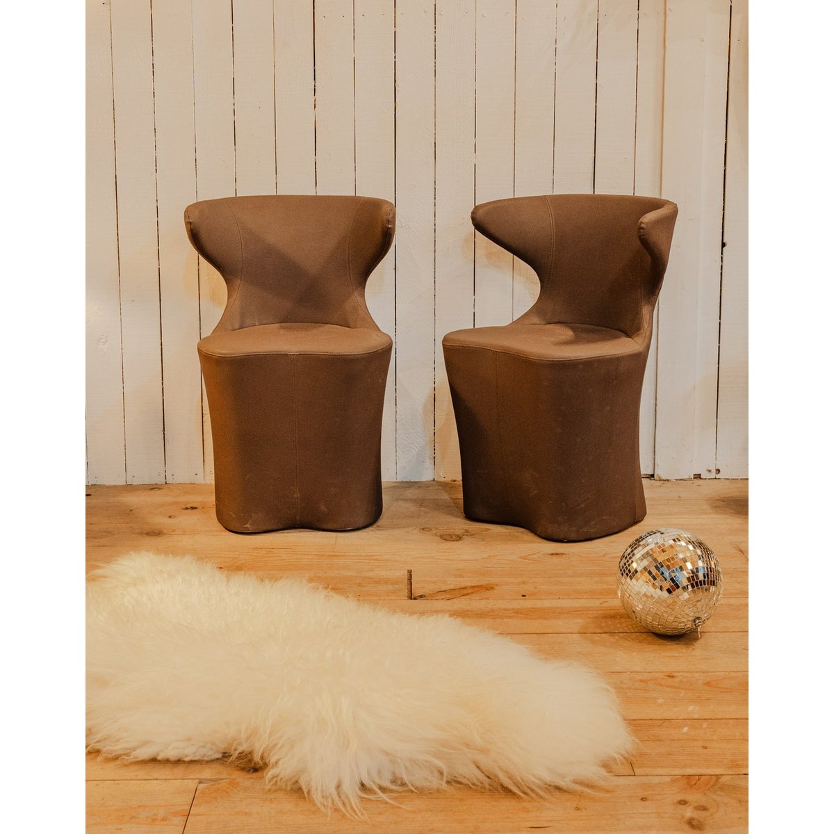 Paire de fauteuils marron Jakob N°703 - Bon état marron, DEBONGOUT
