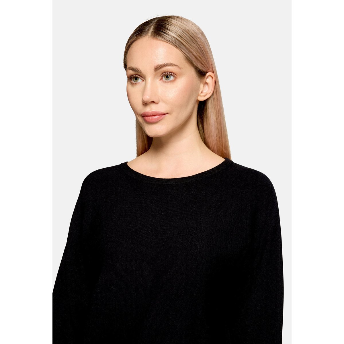 Pull-over en fine maille à manches chauve-souris noir, BETTY BARCLAY