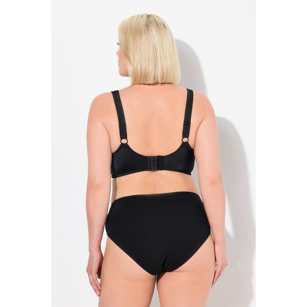 Soutien-gorge à armatures High-Apex noir, ULLA POPKEN