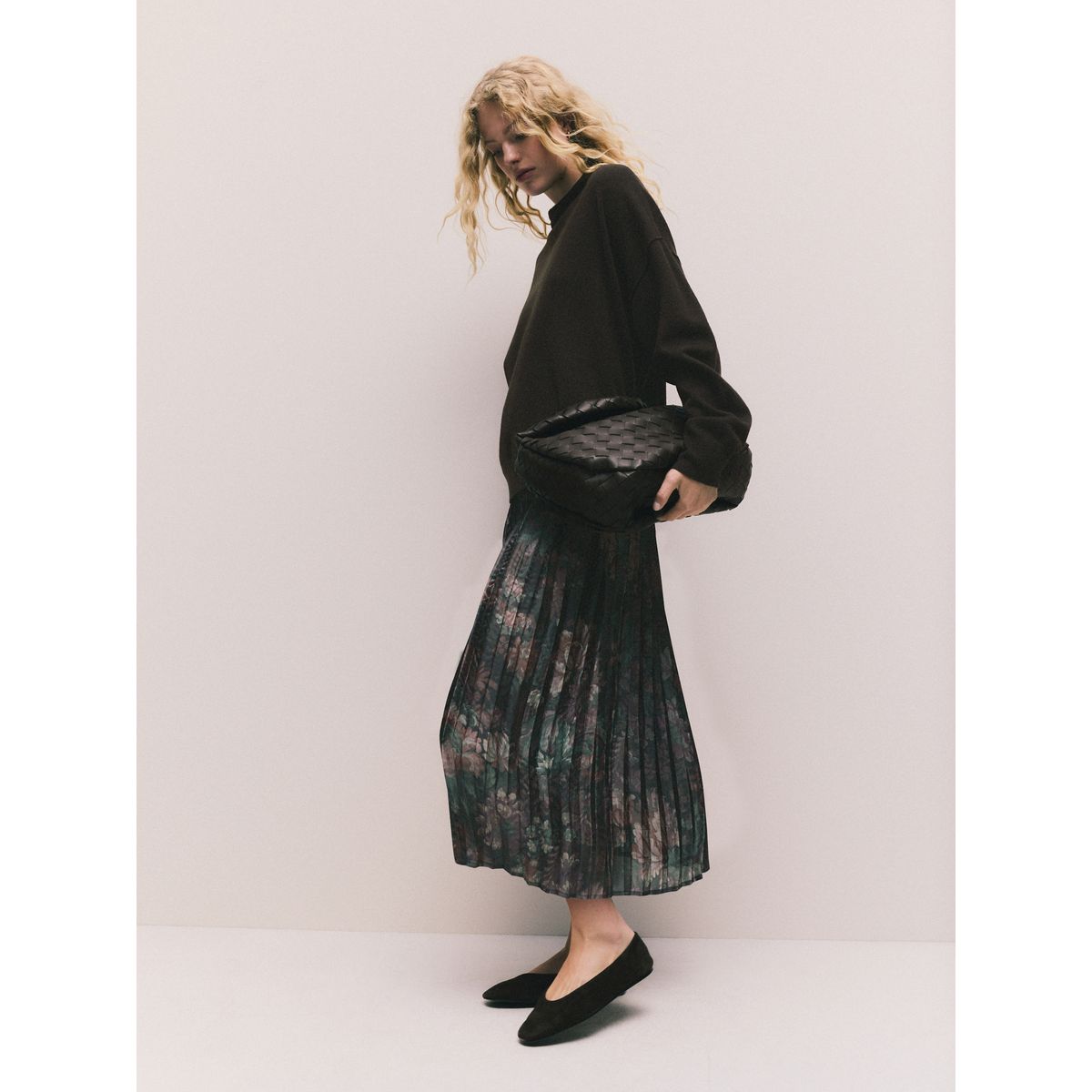 Sweat 2-en-1 mi-long avec jupe en satin noir, NEXT