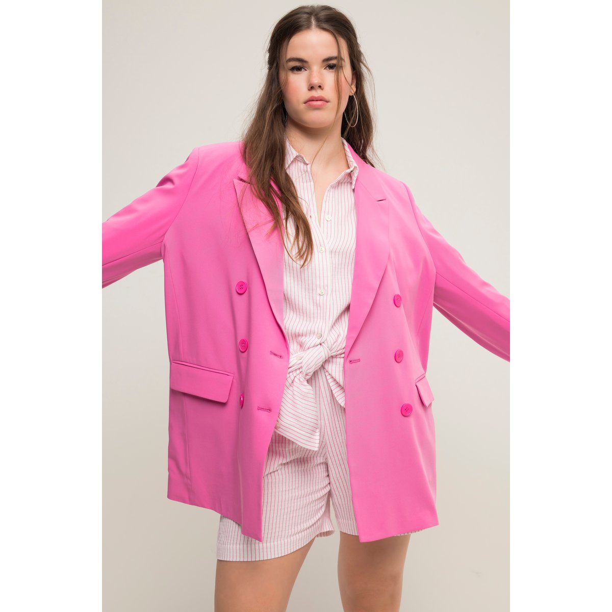 Blazer coupe Loose Fit. Double rangée de rose pâle, STUDIO UNTOLD