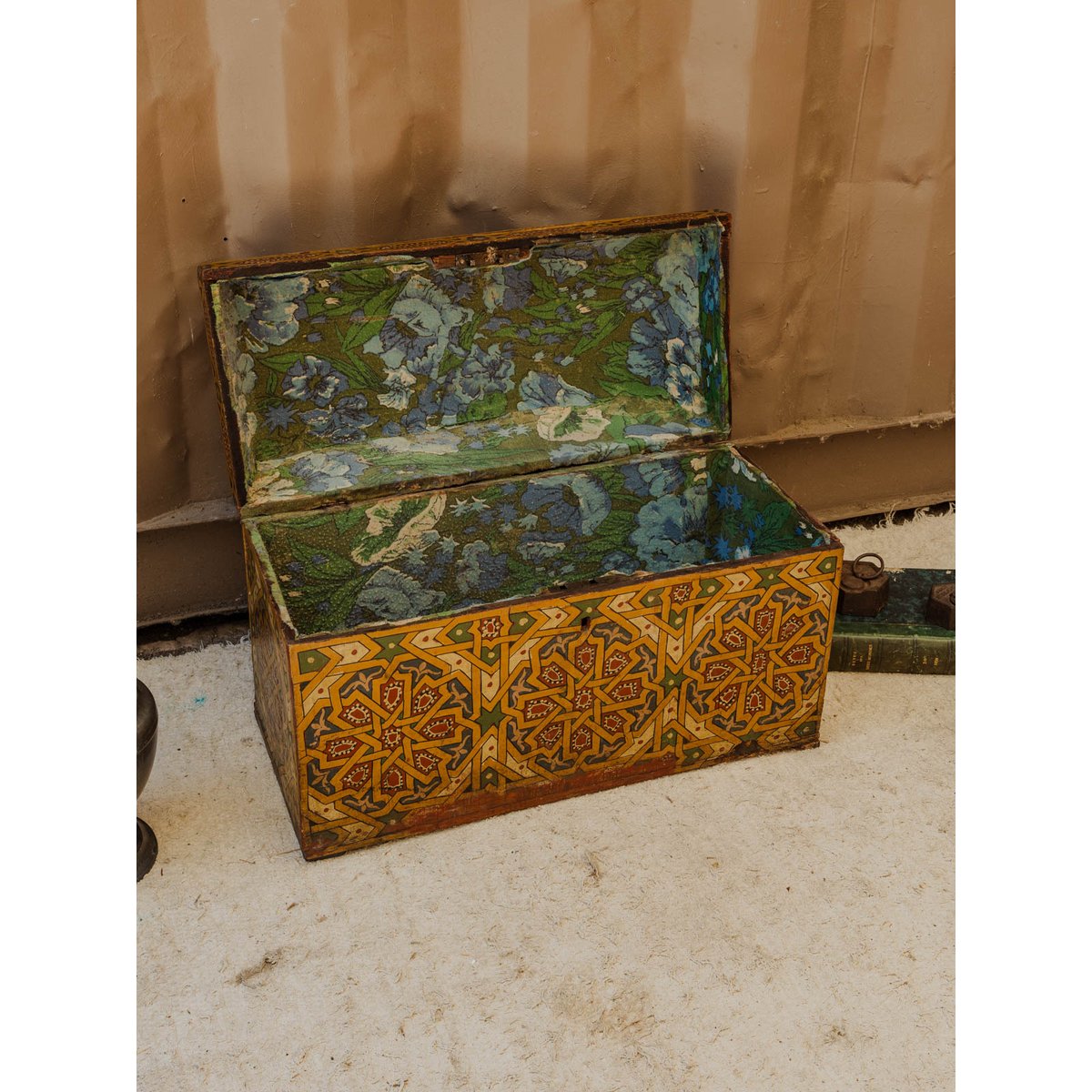 Coffre en bois à motifs Lucien N°148 - Bon état vert, DEBONGOUT