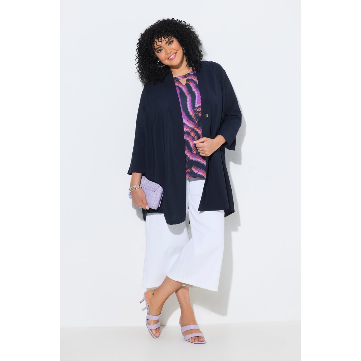 Veste à bouton-pression. Décolleté marine, ULLA POPKEN