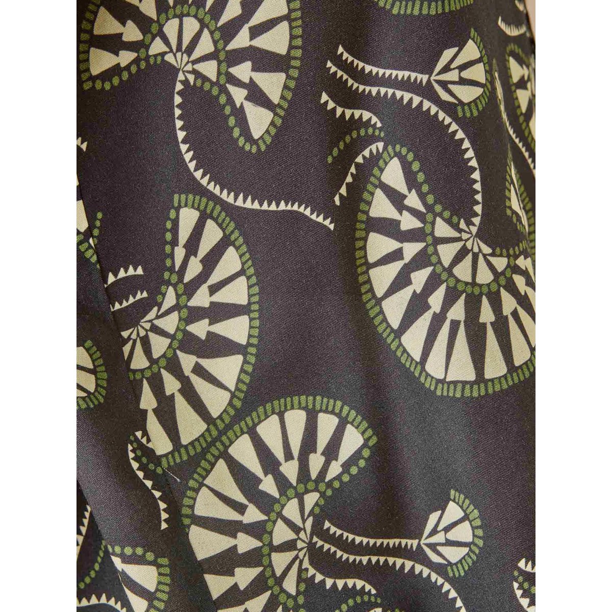 Blouse froncée encolure ronde imprimé fond noir, DAXON