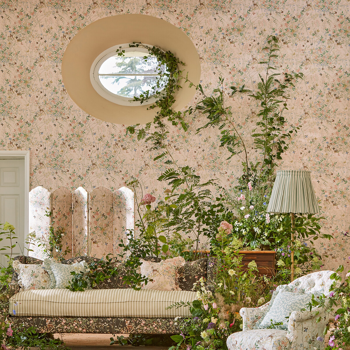 Bambi Neapolitan Wallpaper pink, SANDERSON X DISNEY