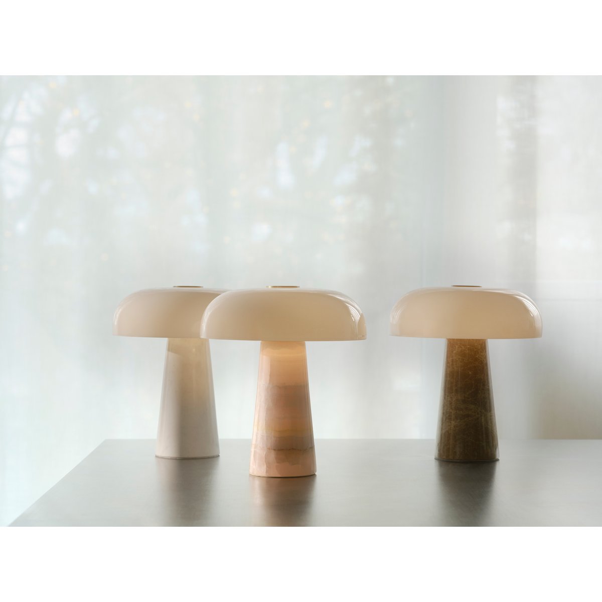Lampe à poser mini forme champignon en jade rose, GLOSSY rose, DESIGN FOR THE PEOPLE