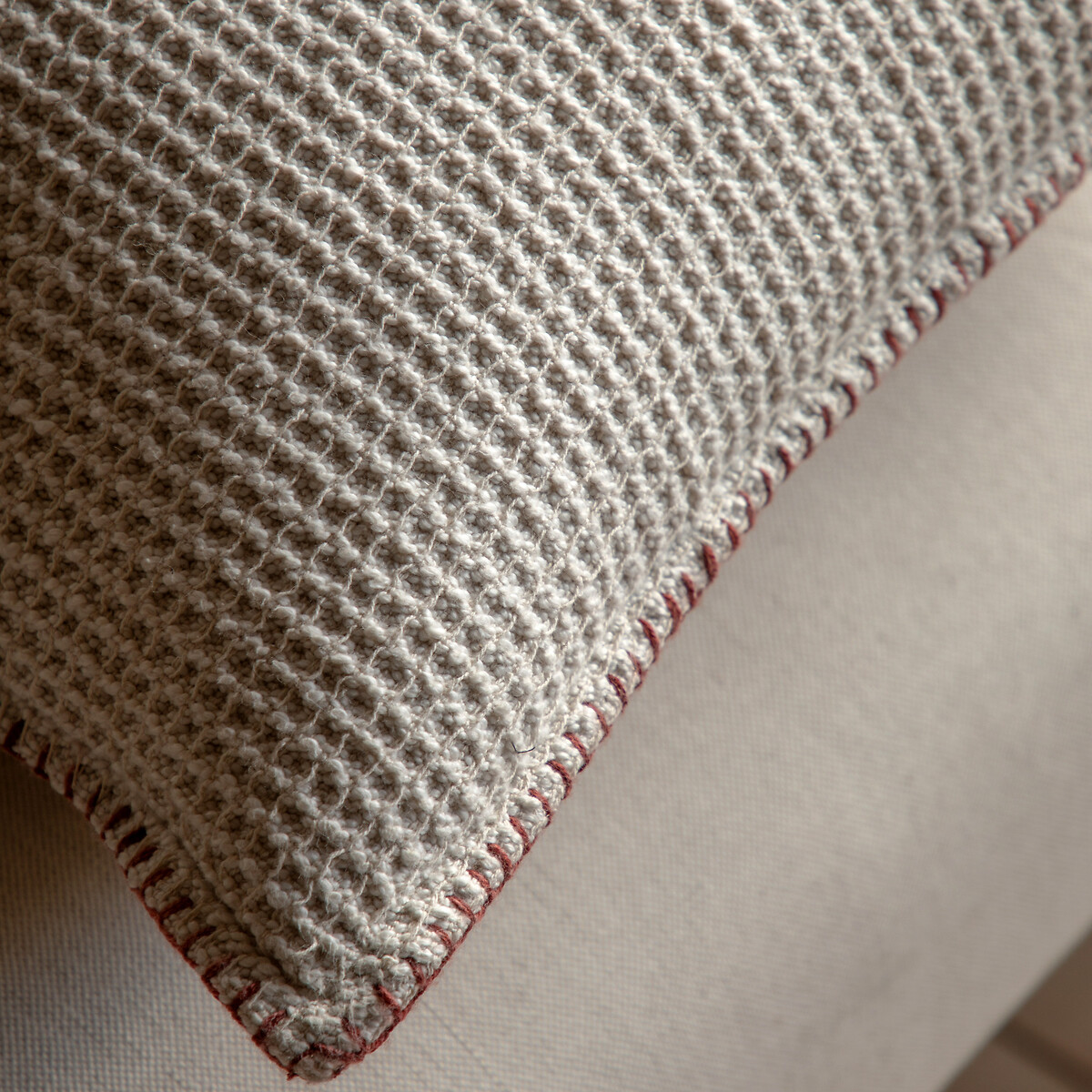 Aspen Textured Cushion cream, ÉDITÉ