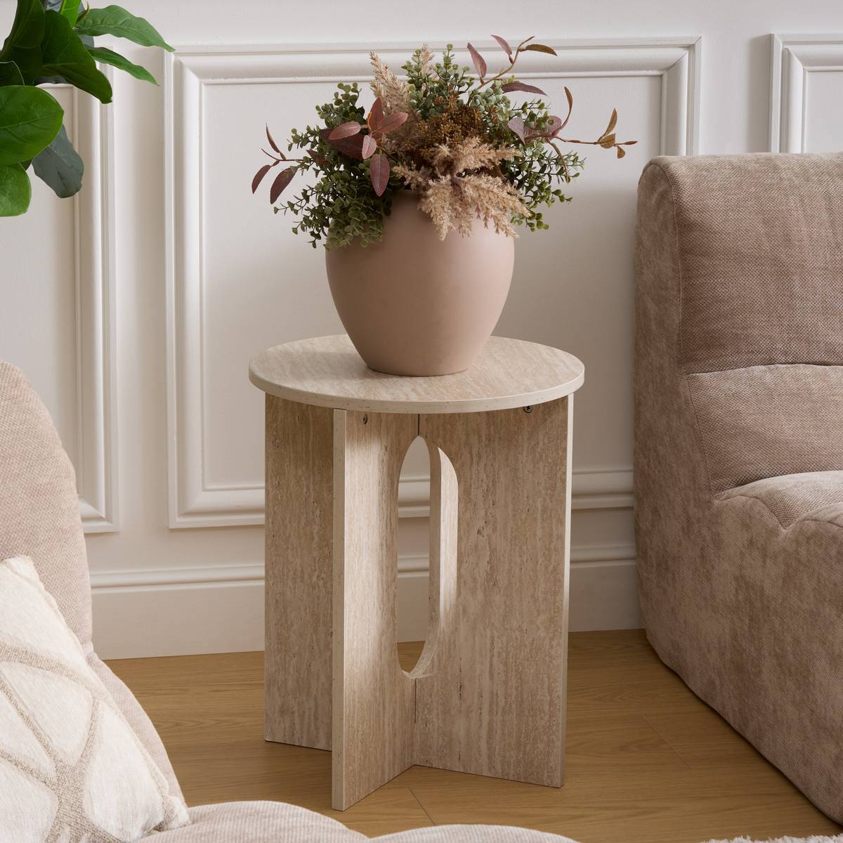 Table d’appoint ronde pieds croisés en bois ANAYA beige, ATMOSPHERA