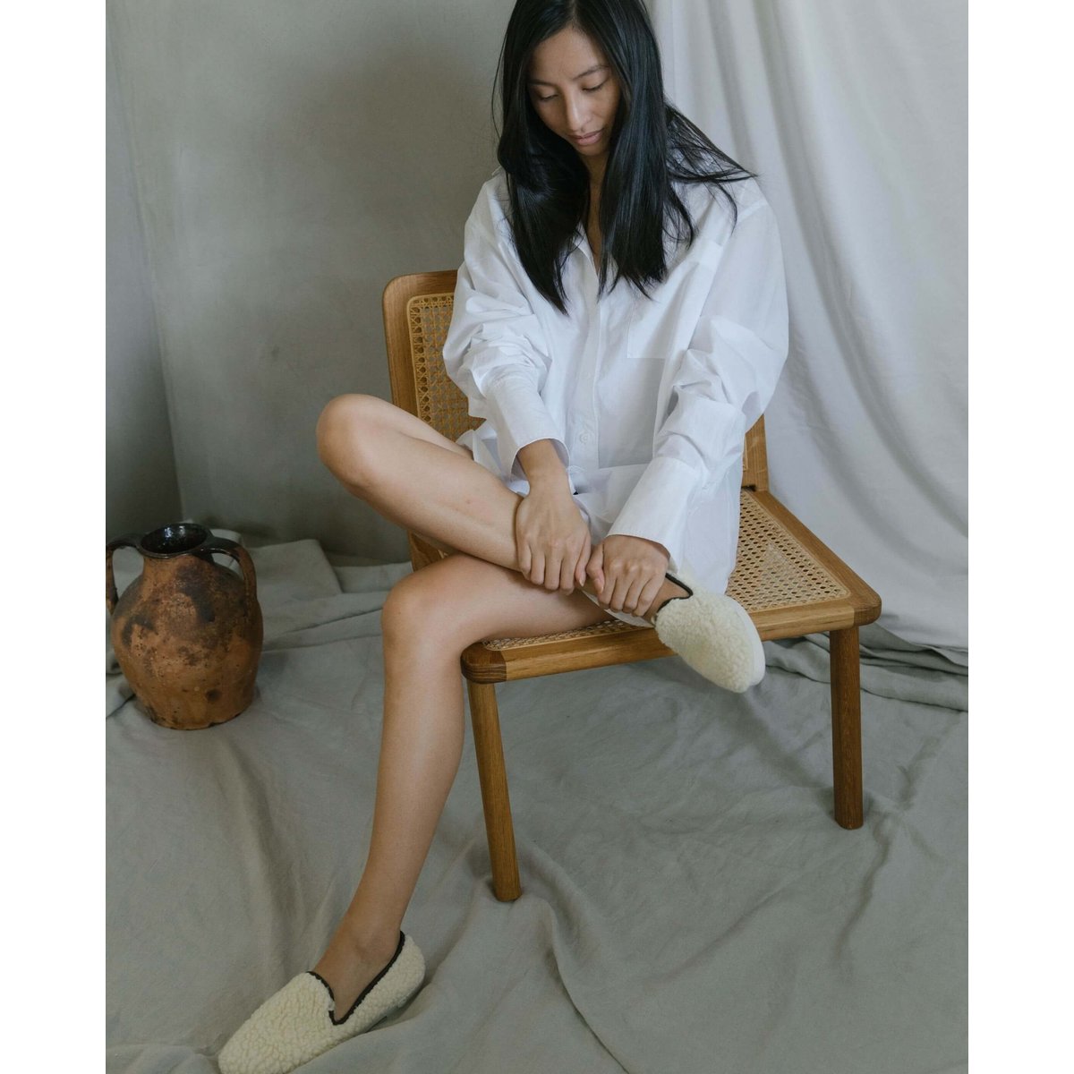 Chaussons en bouclette de laine blanc noir, ANGARDE