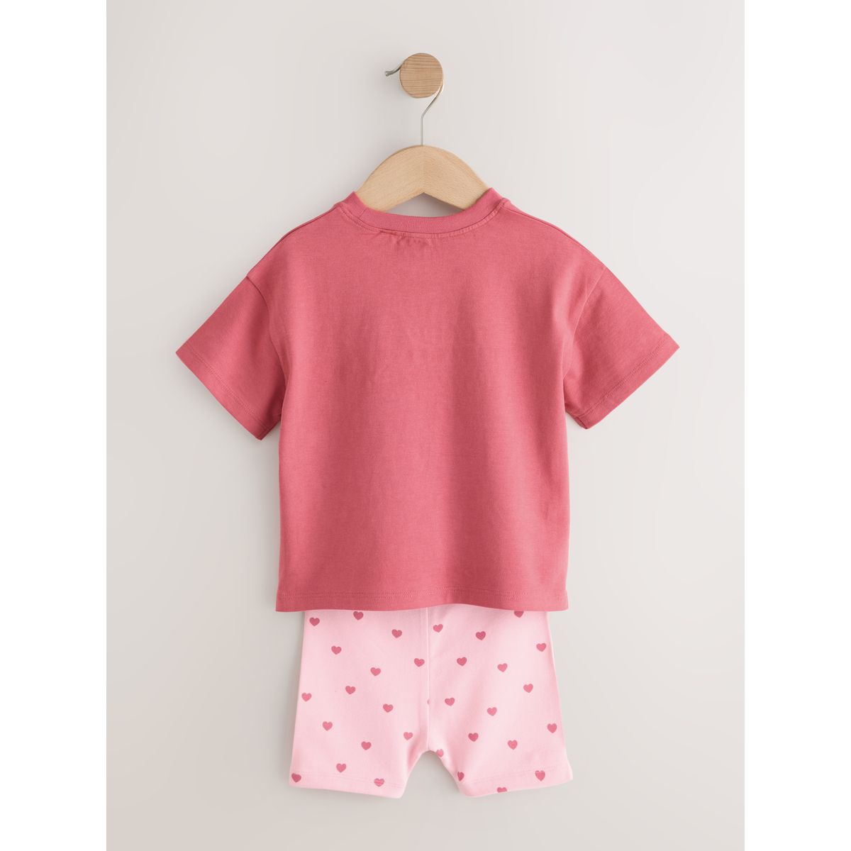 Short cycliste et t-shirt à manches courtes coeur rose, NEXT