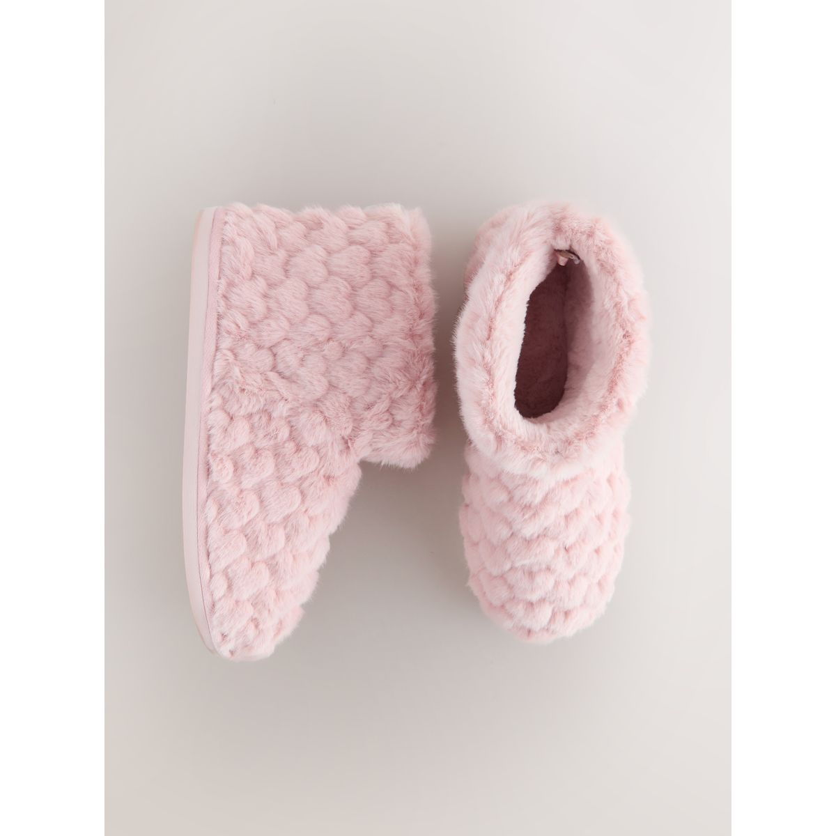 Chaussons cœur en imitation fourrure rose, NEXT