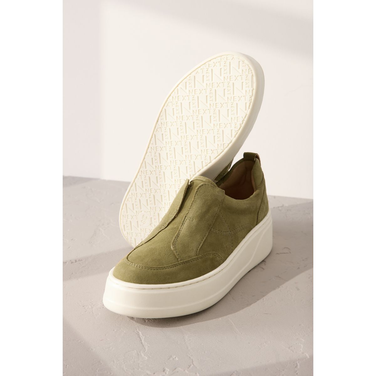 Baskets chunky en cuir Signature vert kaki, NEXT