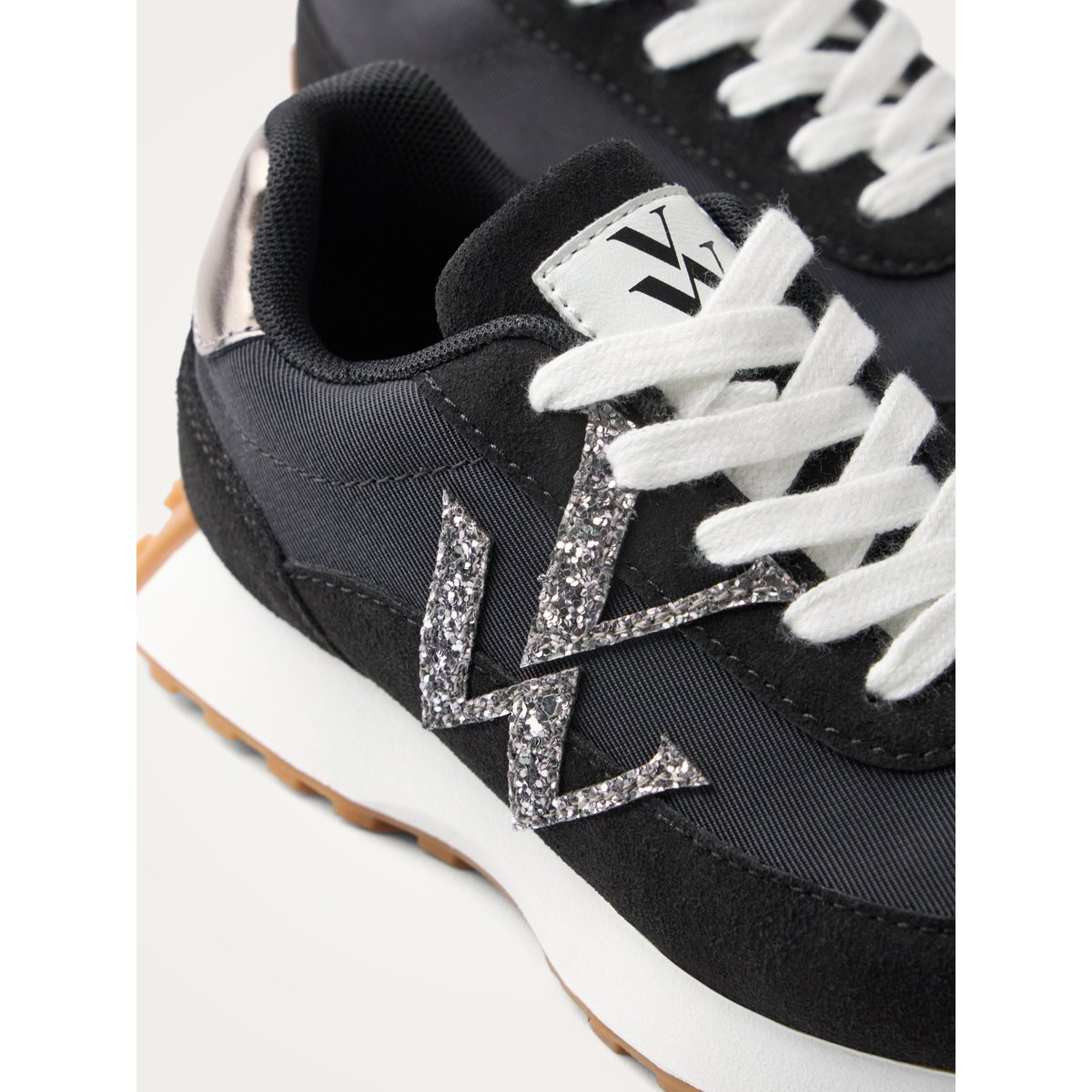 Baskets monogramme à lacets avec semelle running Mini FLOW Initials noir, VANESSA WU