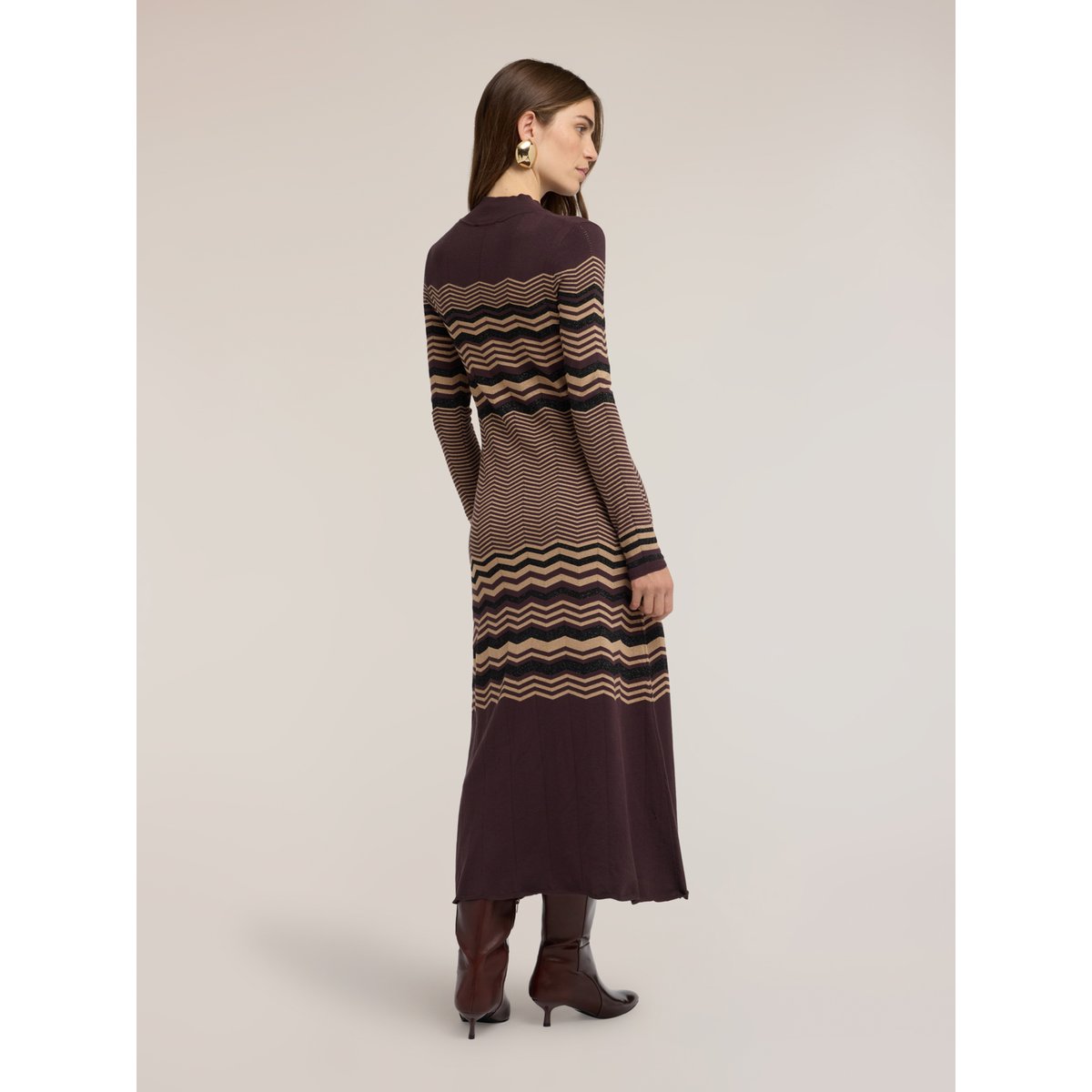 Robe jacquard à motif chevron marron, MOTIVI