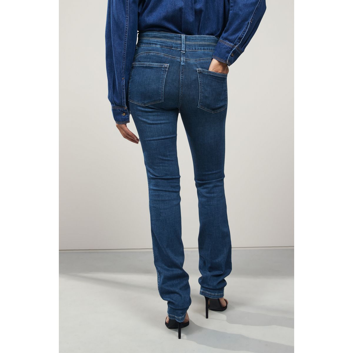 Jean bootcut liftant et sculptant jean bleu moyen, NEXT