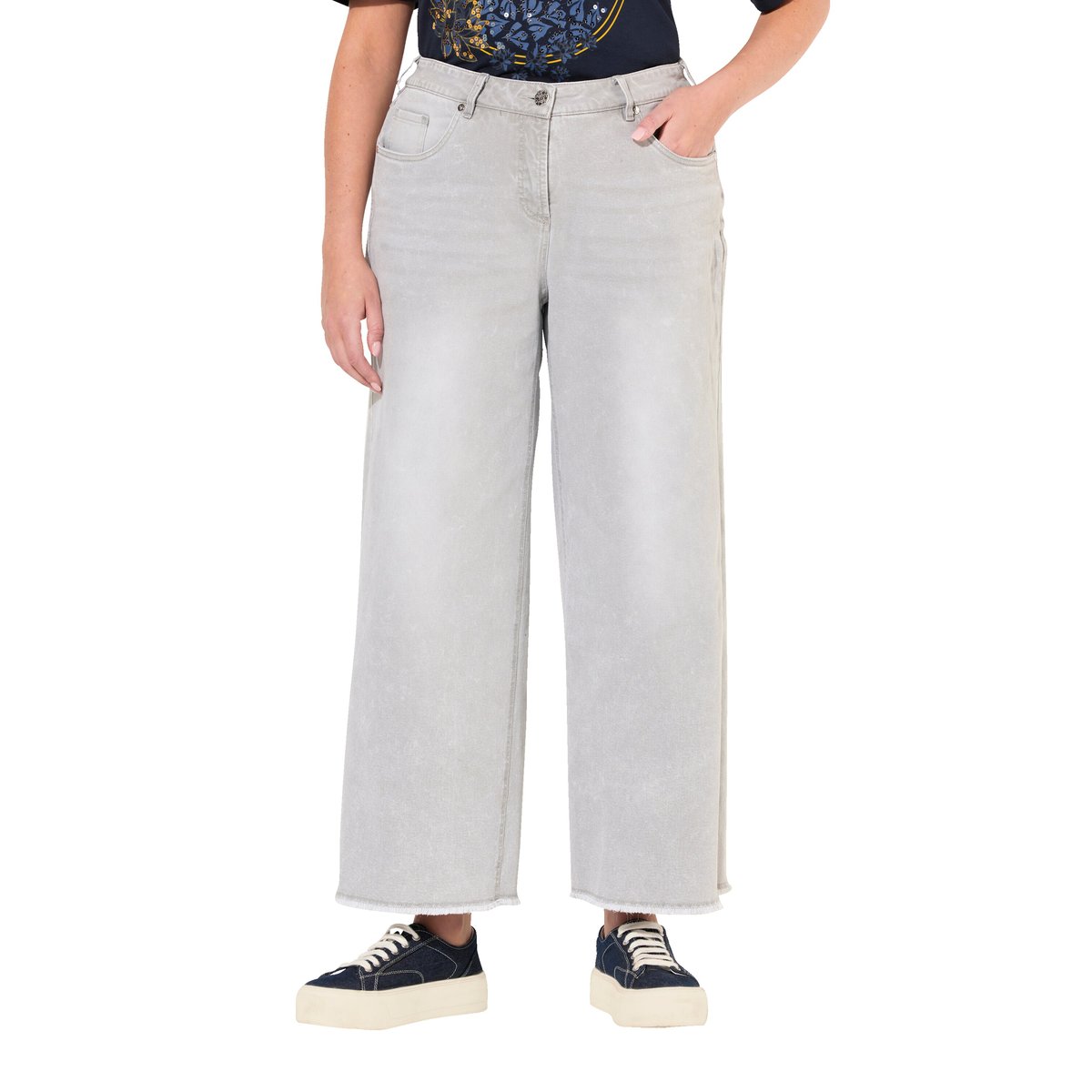 Jean Mary stretch. Jambe large et ourlet jean gris clair, ULLA POPKEN