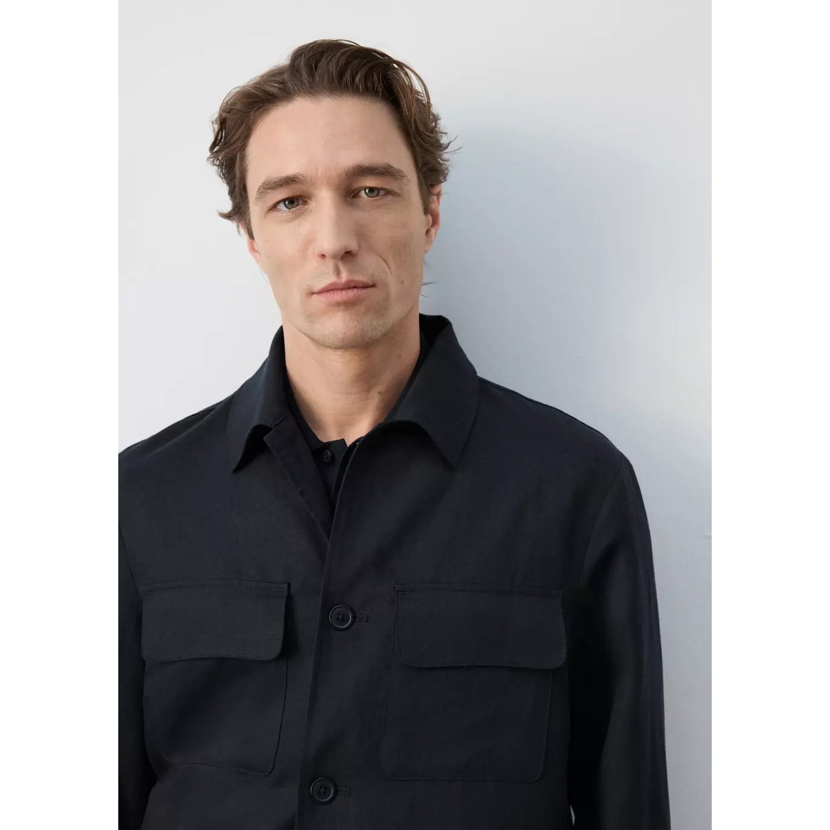 Veste lyocell froncée au dos bleu marine, MANGO MAN