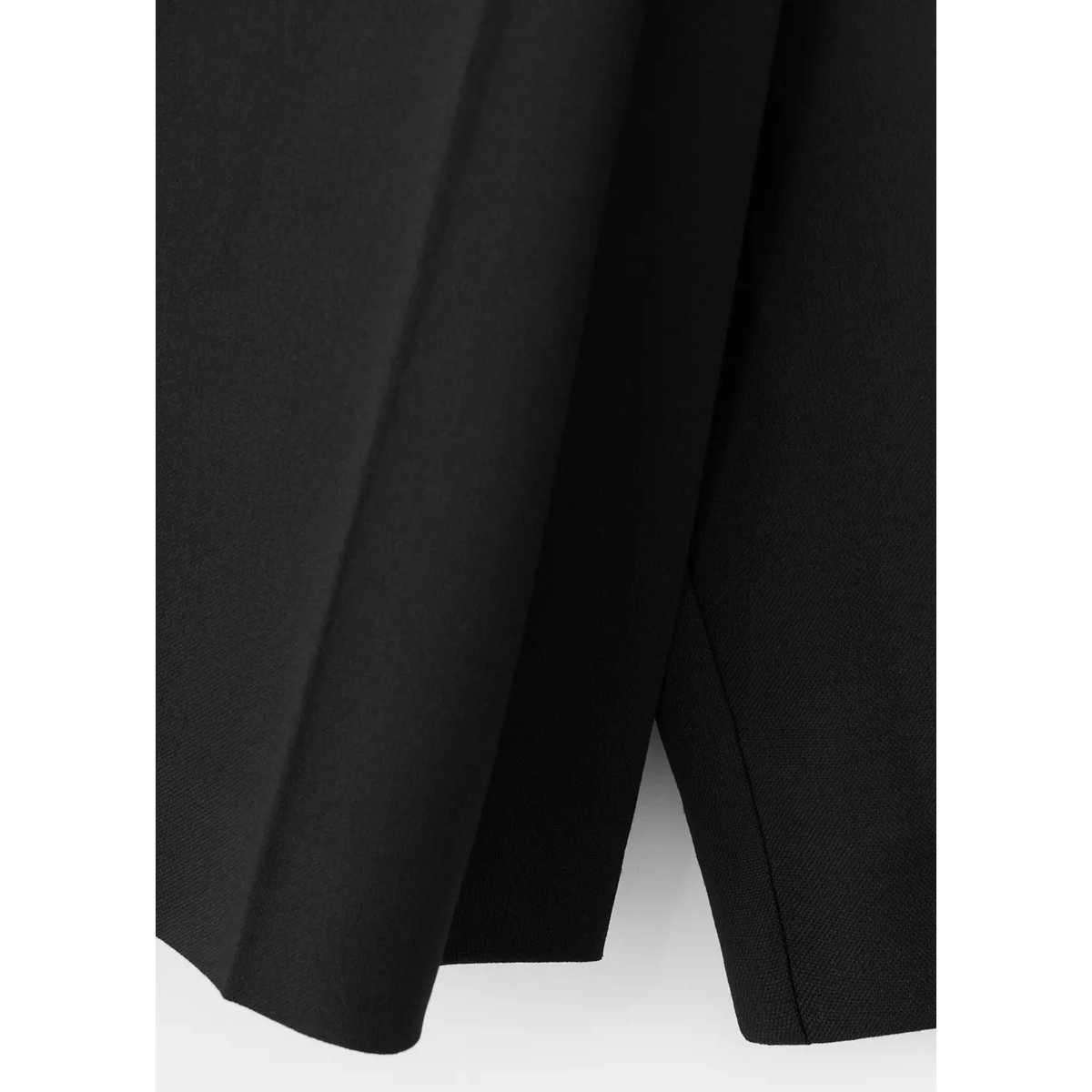 Jupe short noir, MANGO