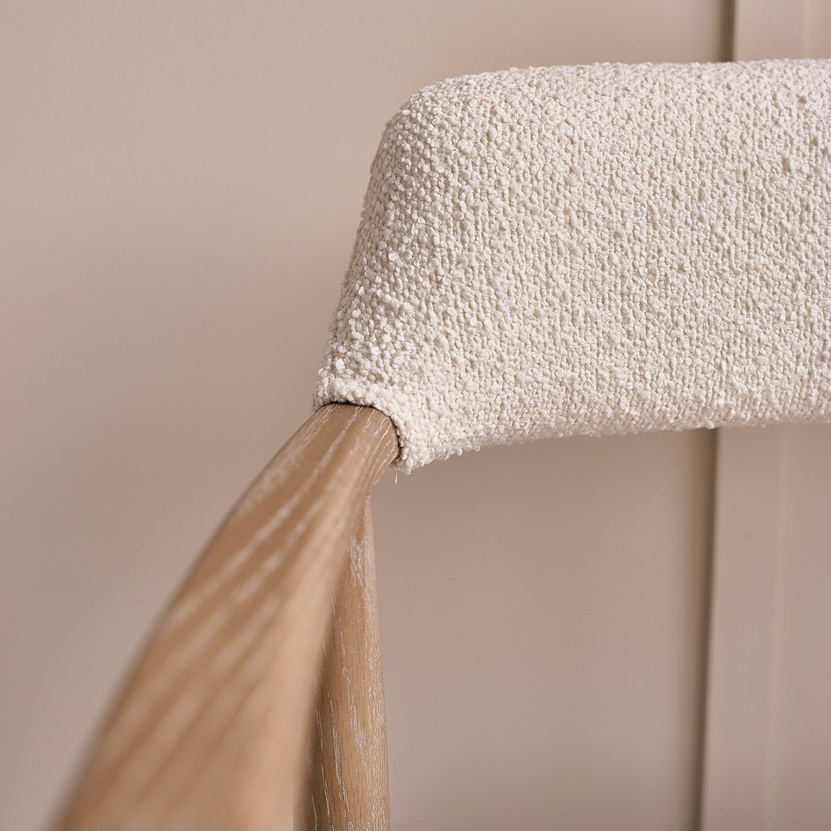 Lot de 2 chaises en bois de chêne et bouclette LUISA blanc, BERAH GETAH