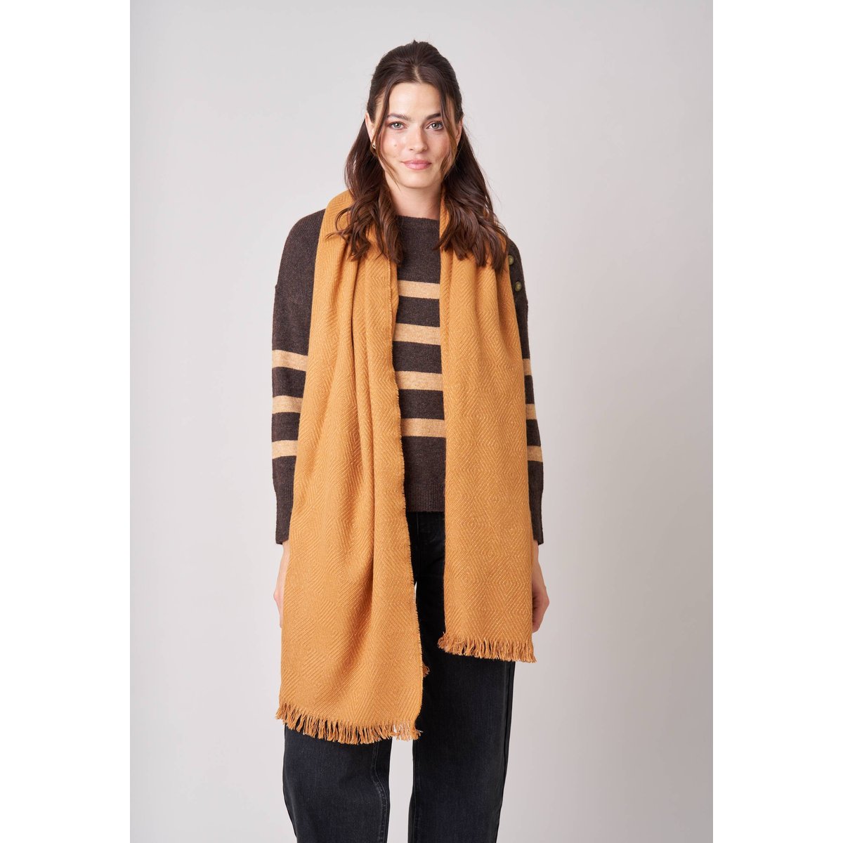 Écharpe femme chevron avec franges MORGANE caramel, DEELUXE