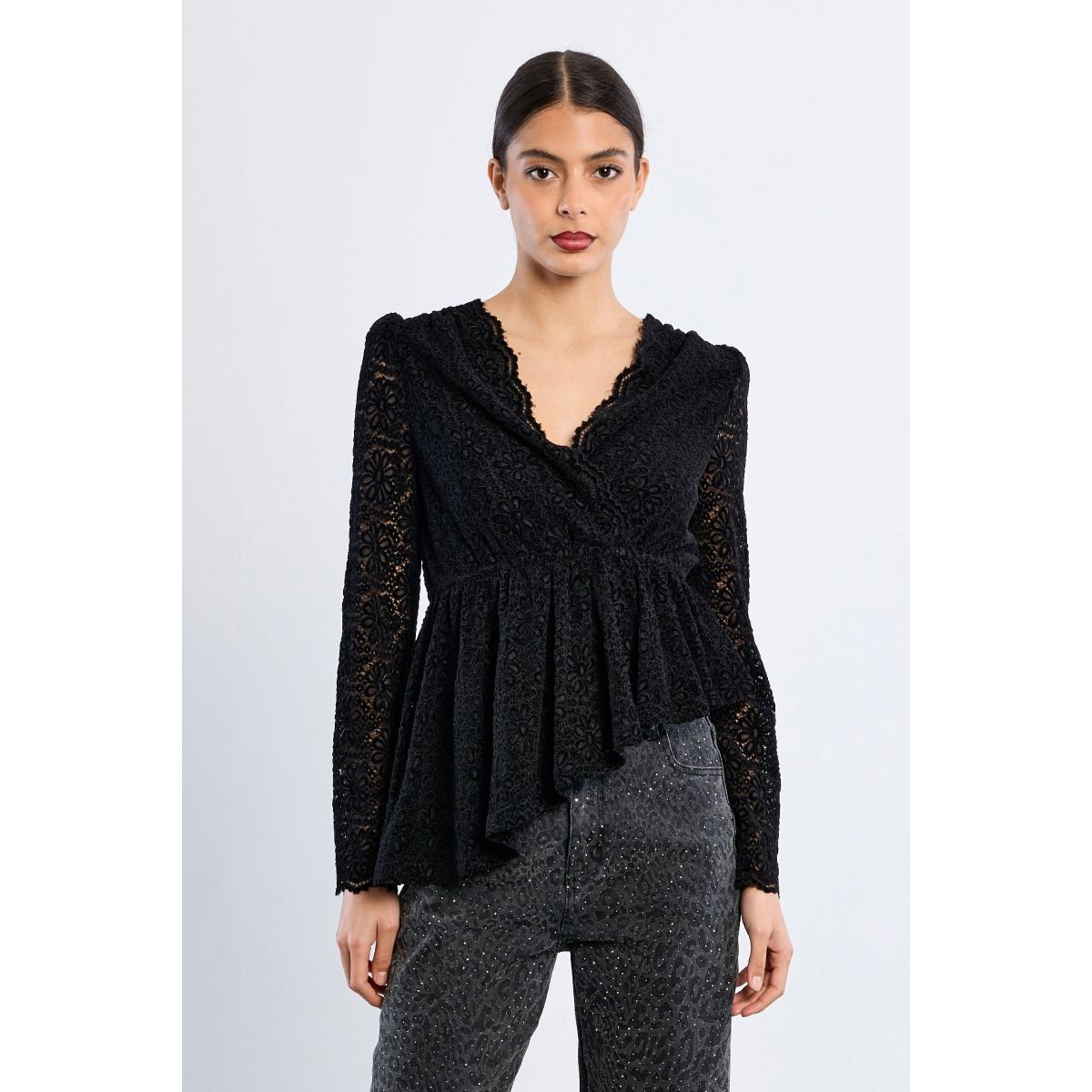 Top asymétrique en velours, brodé noir, LILI SIDONIO