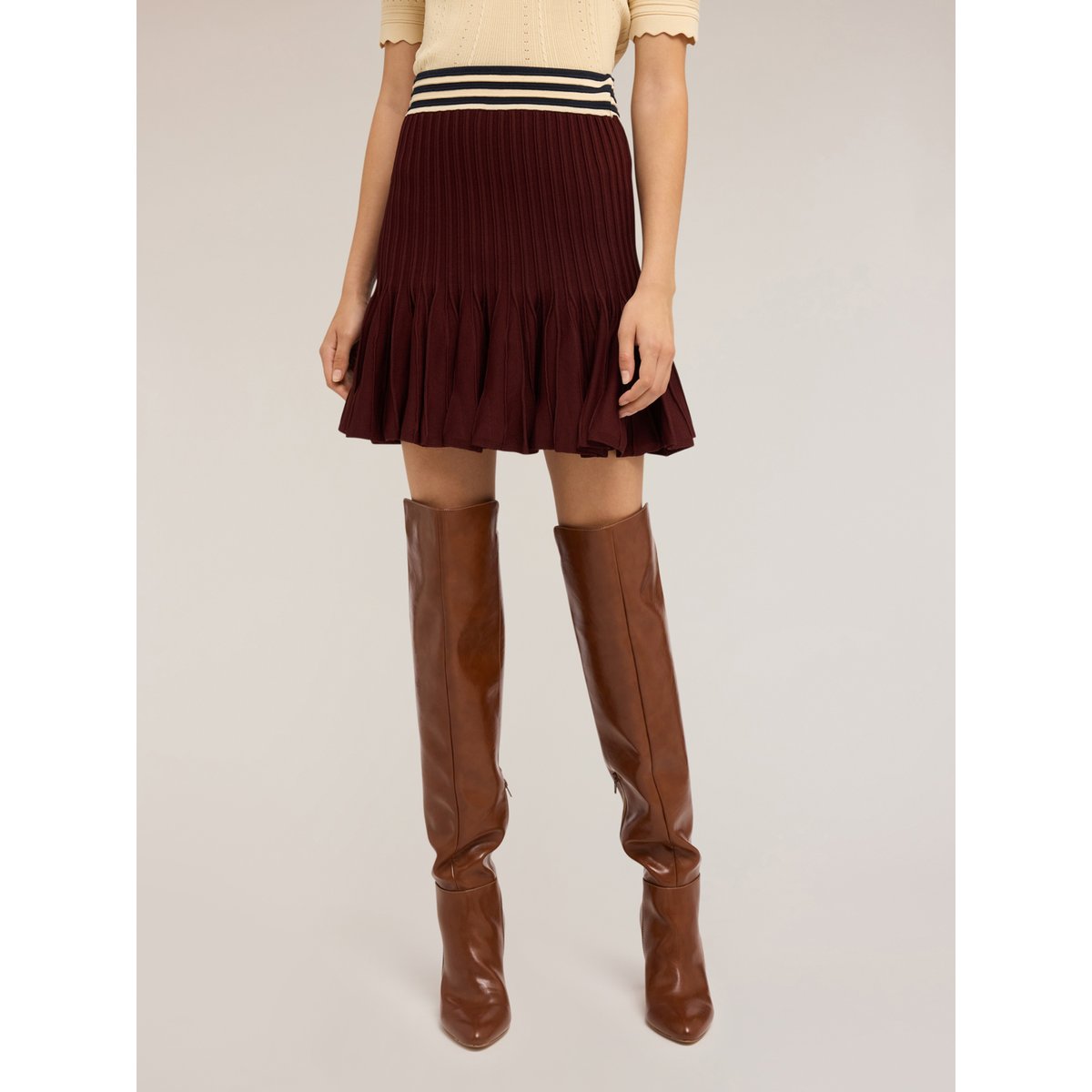 Mini-jupe évasée en maille marron, MOTIVI
