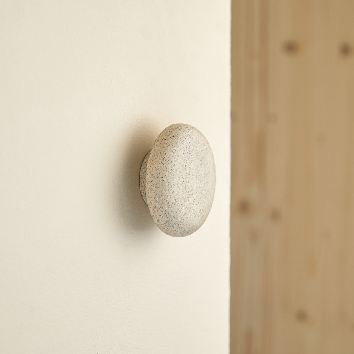 Patère en Terrazzo, EDA beige, TIKAMOON