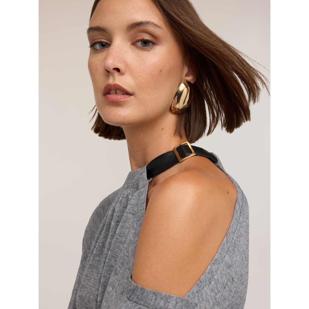 Pull avec découpe sur l'épaule gris, MOTIVI