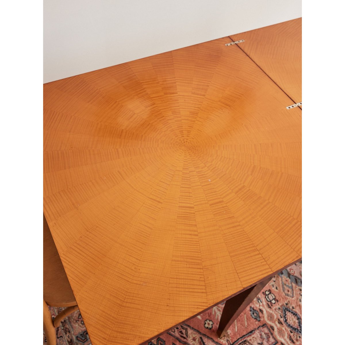 Table à manger en bois Karla N°1192 - Bon état bois clair, DEBONGOUT