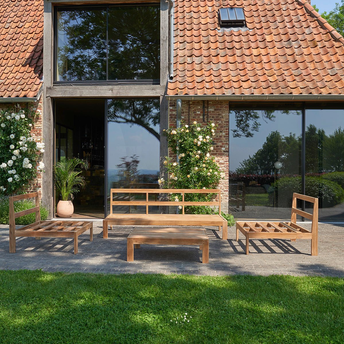 Salon de jardin bas en teck massif PALMA blanc, BERAH GETAH