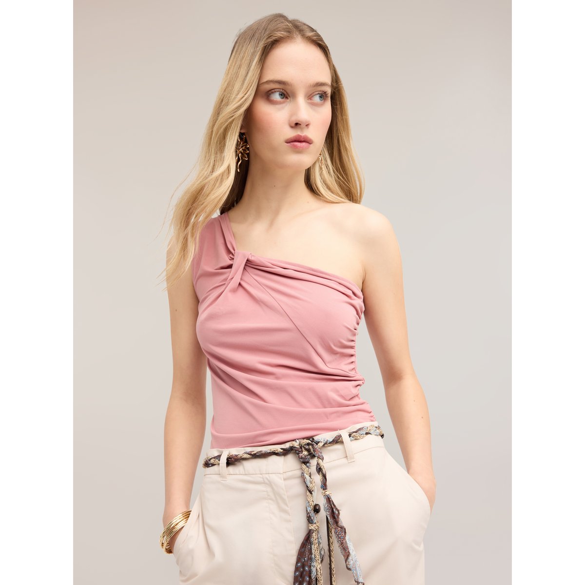 Top asymétrique à une épaule avec drapé rosa cipria, MOTIVI