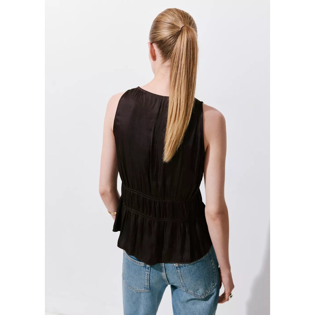Top col V froncé marron, MANGO