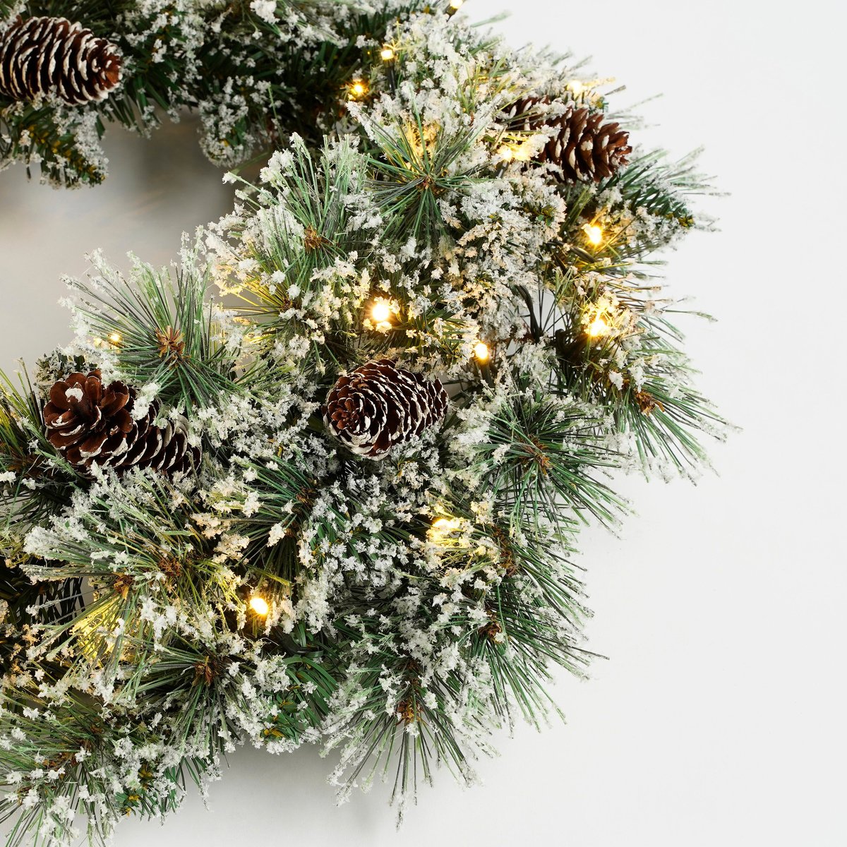 Couronne de Noël enneigée avec LED VANDANS vert, BLACK BOX TREES