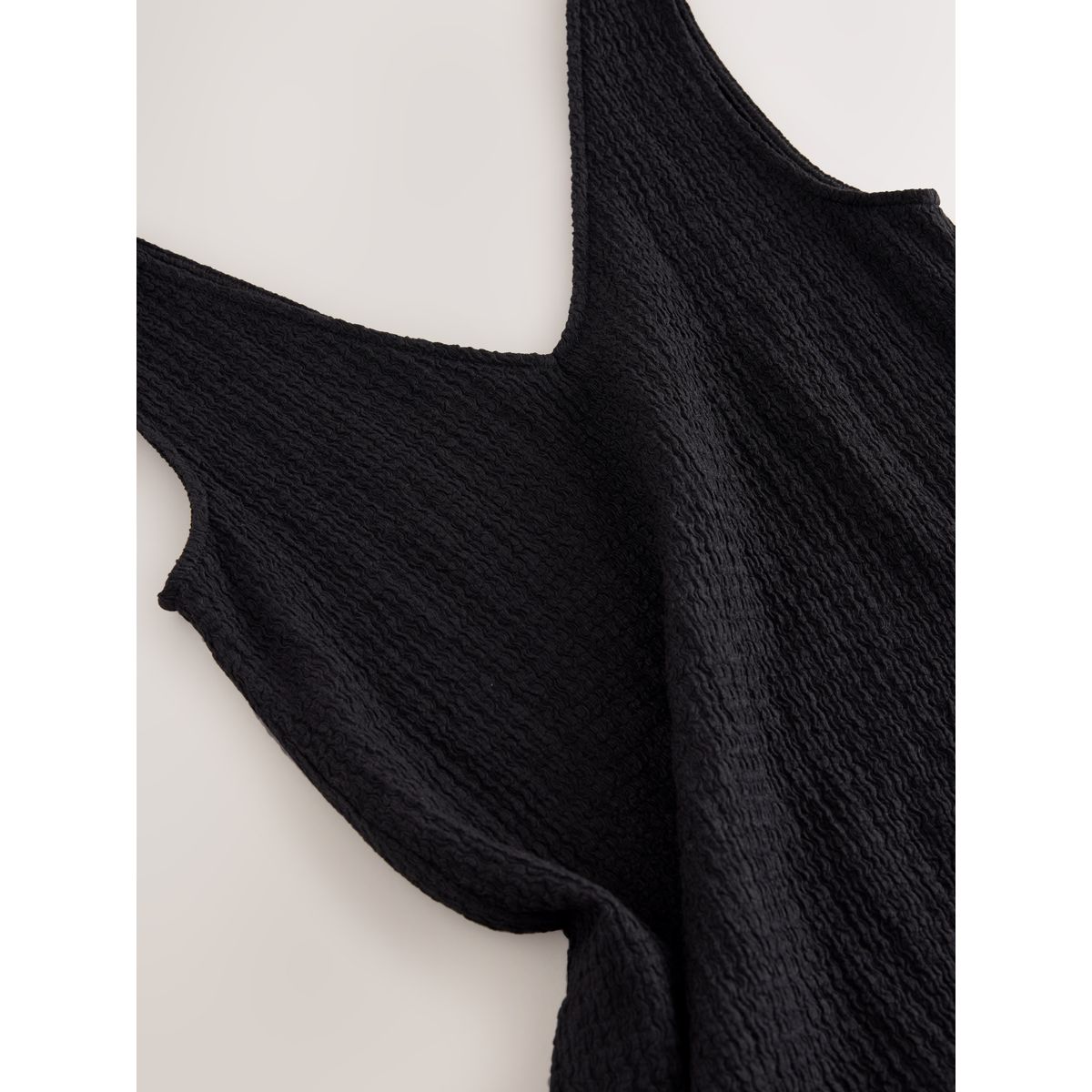 Robe style nuisette en jersey texturée noir, NEXT
