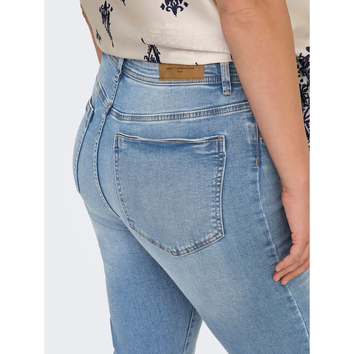 Jean Flared light medium blue denim, ONLY CARMAKOMA
