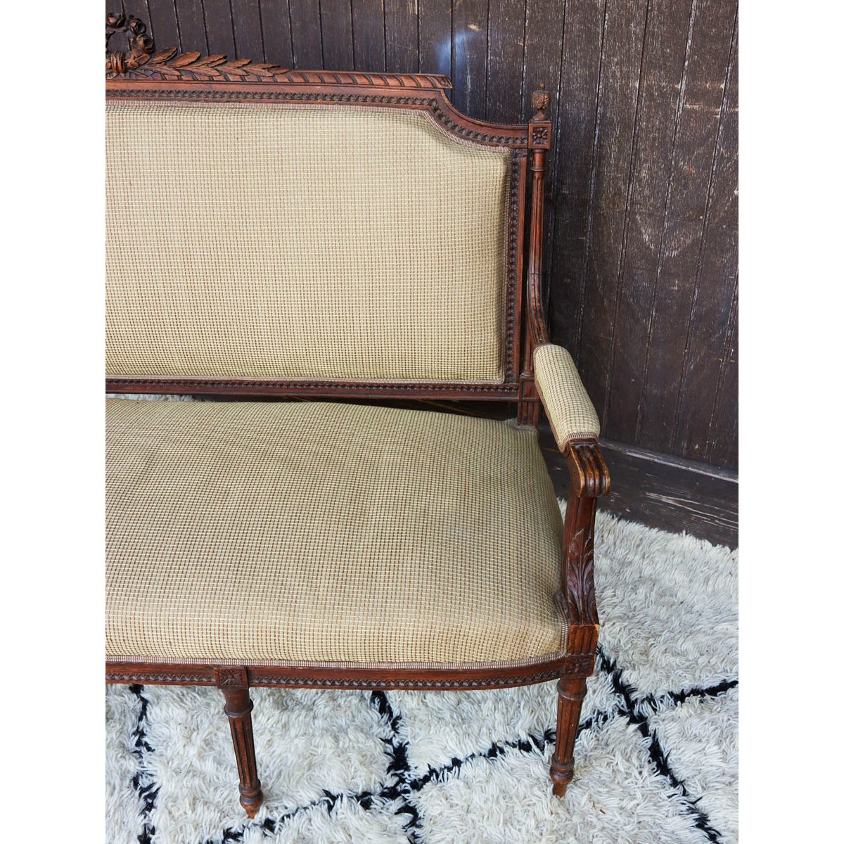 Banquette ancienne en bois et tissu Martine N°171 - Bon état bois foncé, DEBONGOUT