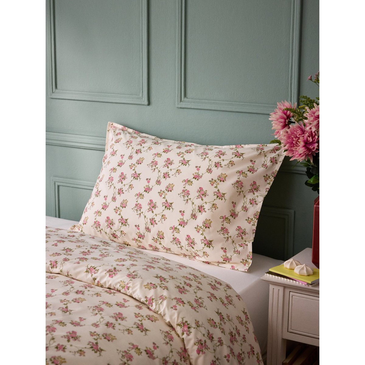 Taie d'oreiller percale de coton "MARGOT" imprimé fleurs, CYRILLUS