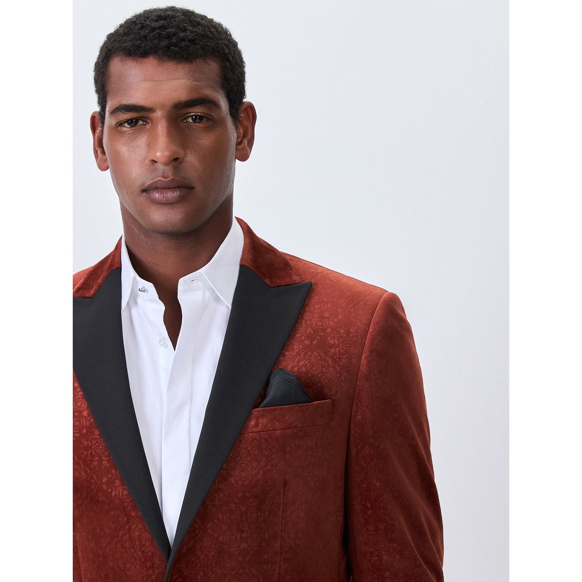 Blazer slim en velours avec médaillon embossé marron rouille, NEXT