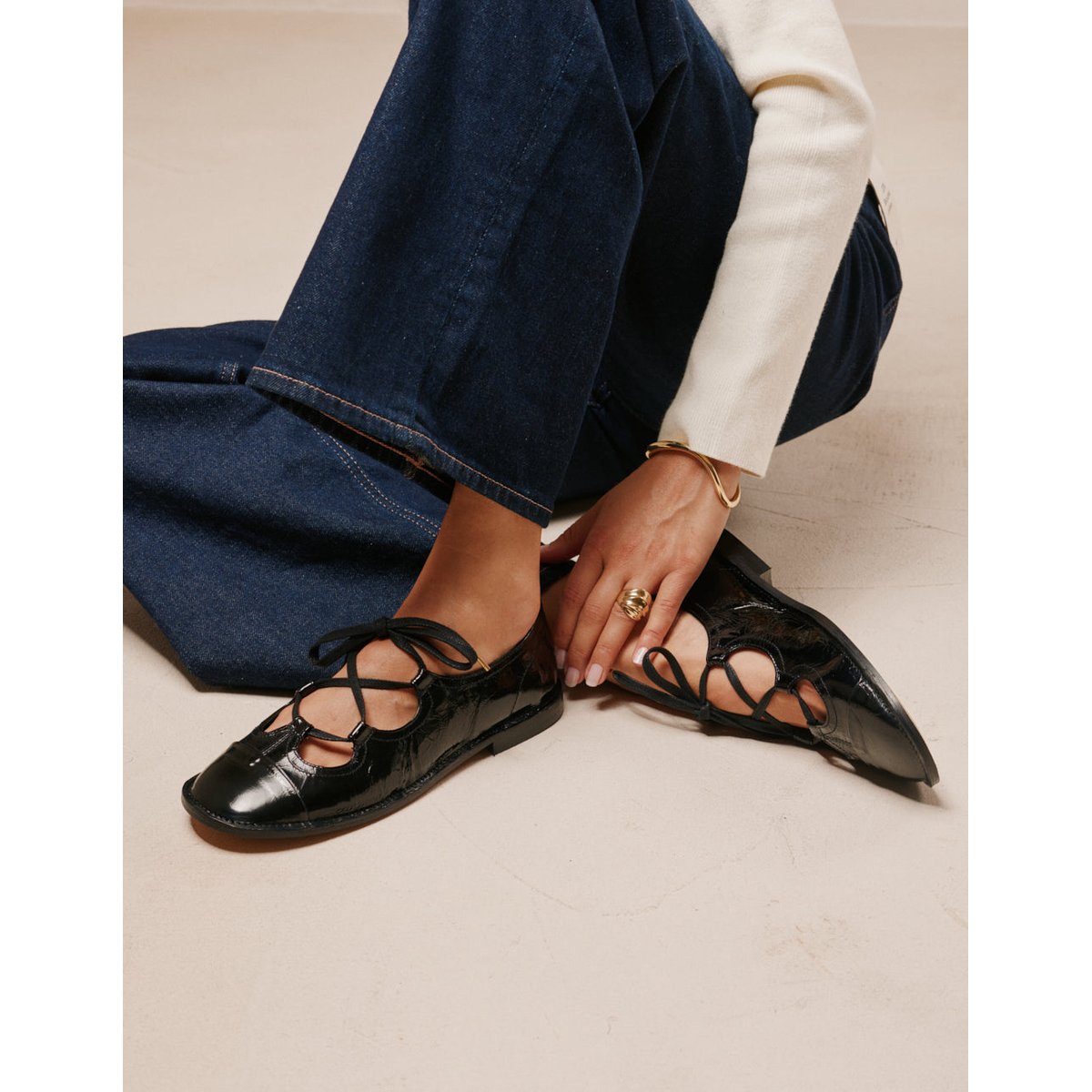 Ballerines AGNA cuir plissé verni noir, ODAJE