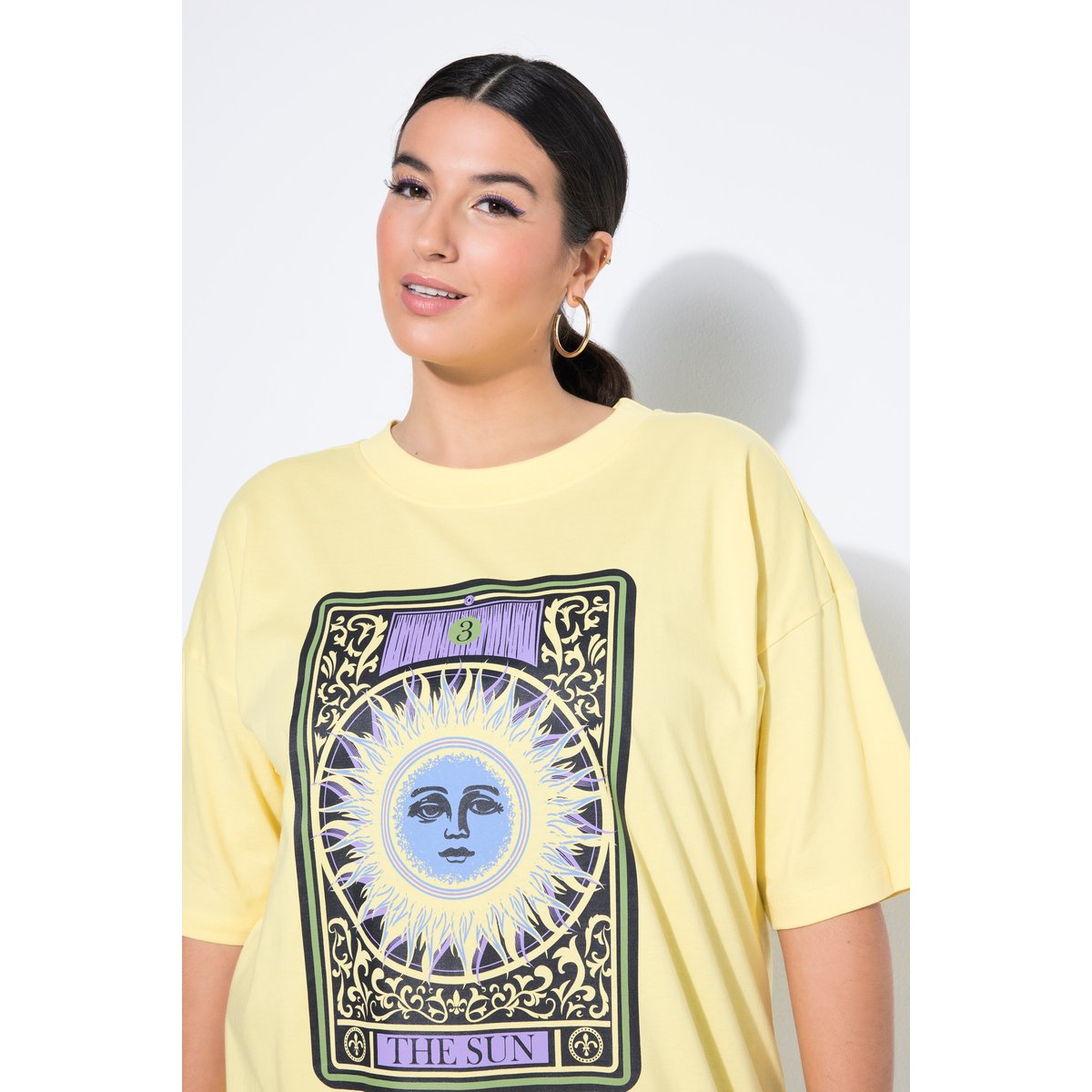T-shirt oversize avec imprimé soleil style jaune sable, STUDIO UNTOLD