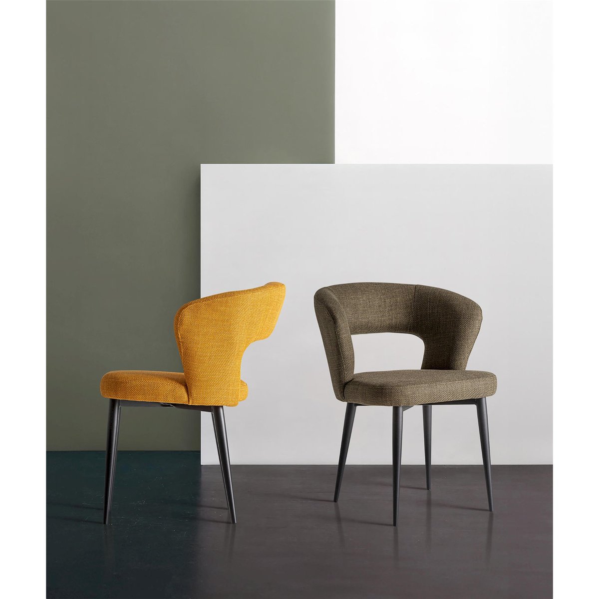 Lot de 2 chaises contemporaines design moutarde profond et noir mat, RECOLLECTION
