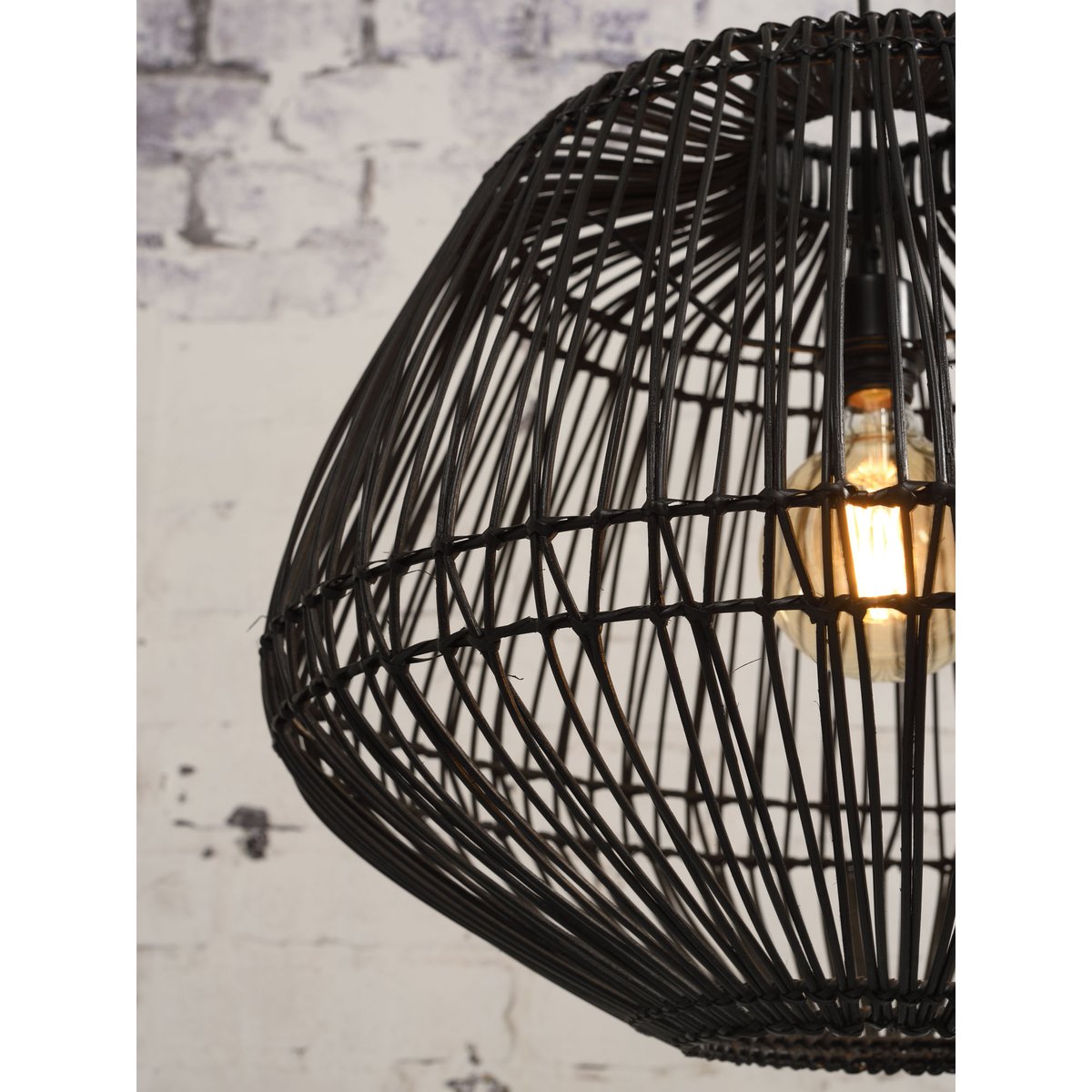 Lampe Suspendue Rotin MADAGASCAR noir, GOOD & MOJO