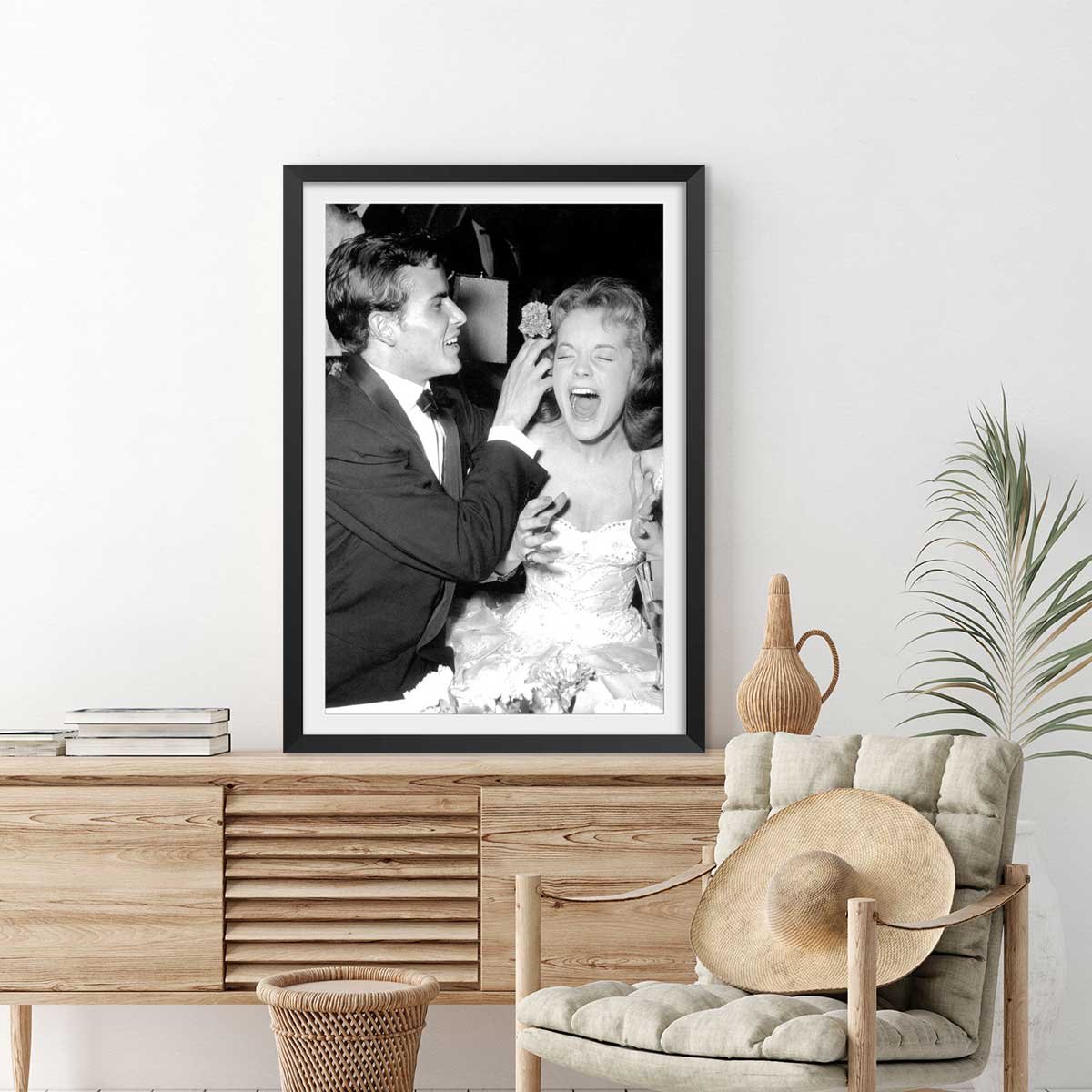 Affiche célébrité Romy Schneider affiche + cadre en bois - noir, HEXOA