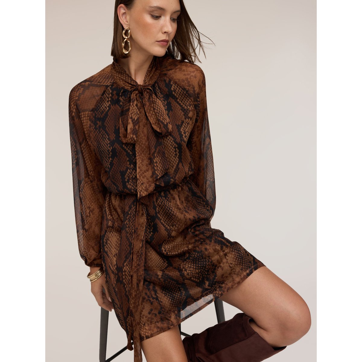 Robe courte drapée à imprimé python marron, MOTIVI